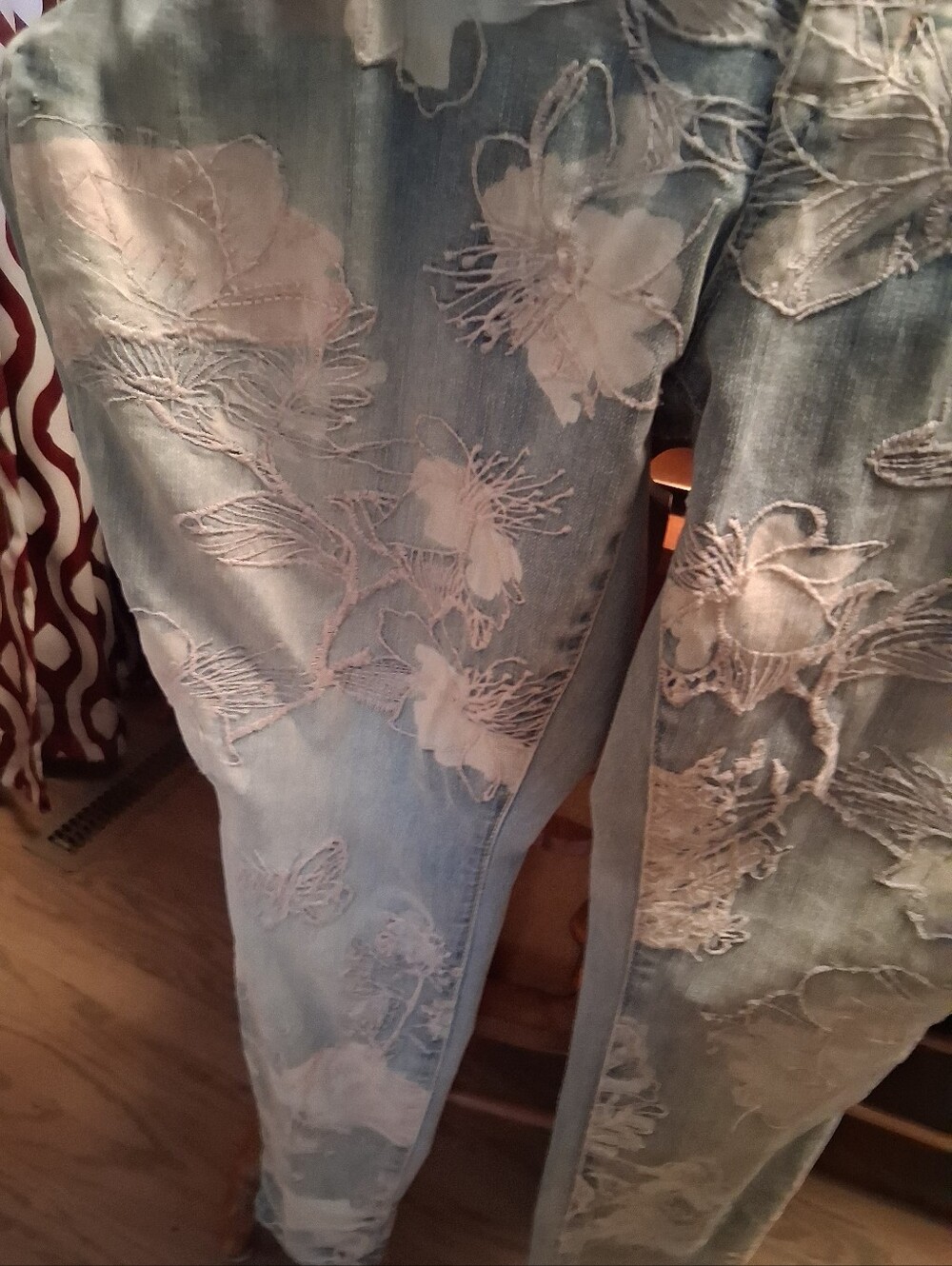 Jeans - Picture 2 of 7